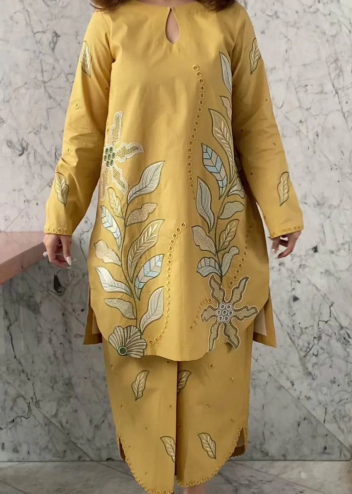 Golden yellow Zb-1062